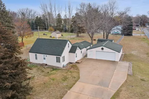 7108 Lakeview Dr, Lino Lakes, MN 55014