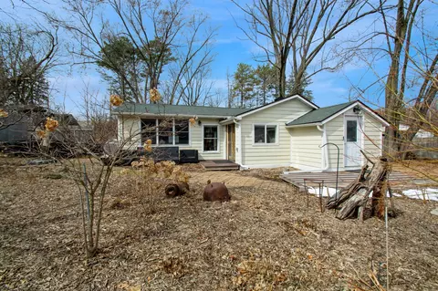 Exterior - 25565 Smithtown Rd, Excelsior, MN 55331 photo 2 of 7