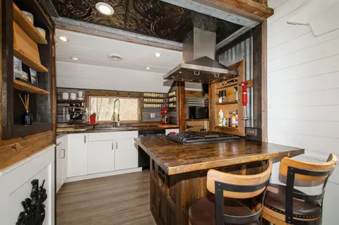 Kitchen - 25565 Smithtown Rd, Excelsior, MN 55331 photo 1 of 6