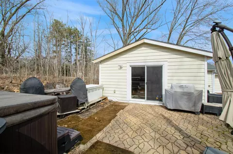 Exterior - 25565 Smithtown Rd, Excelsior, MN 55331 photo 3 of 7