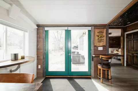 Entry Way - 25565 Smithtown Rd, Excelsior, MN 55331 photo 2 of 3