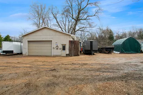 Exterior - 25565 Smithtown Rd, Excelsior, MN 55331 photo 4 of 7