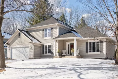 101 Carver Creek Cir, Carver, MN 55315