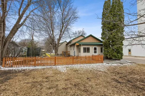 821 1st St N, Dassel, MN 55325