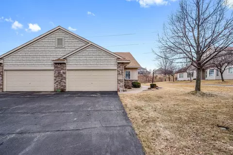 1228 Highridge Ct, Maplewood, MN 55109
