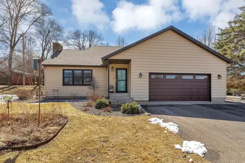 2218 Windsor Rd, Saint Cloud, MN 56301