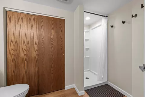 Bath - 4401 Morris Ln, Bloomington, MN 55437 photo 3 of 3
