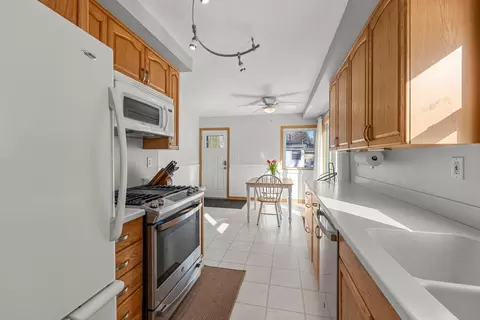 Kitchen - 4401 Morris Ln, Bloomington, MN 55437 photo 4 of 4