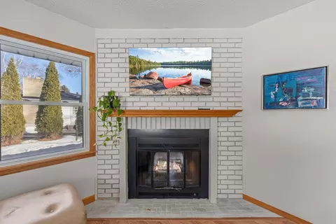Living - 4401 Morris Ln, Bloomington, MN 55437 photo 3 of 6