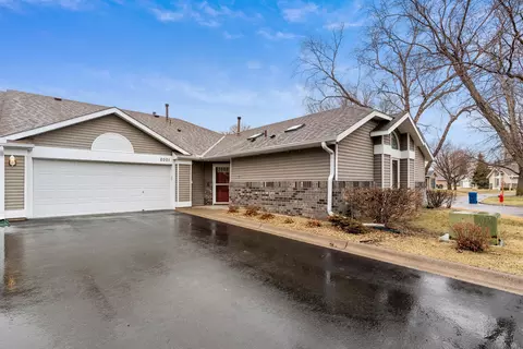 2001 Glenhaven Ln N, Brooklyn Park, MN 55443