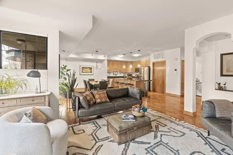 317 Groveland Ave #120, Minneapolis, MN 55403