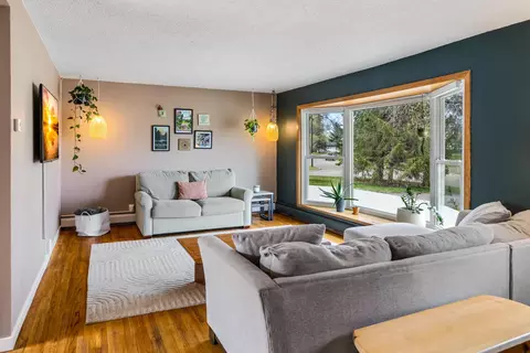 6609 Sumter Ave N, Brooklyn Park, MN 55428