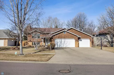 3411 22nd St S, Fargo, ND 58104