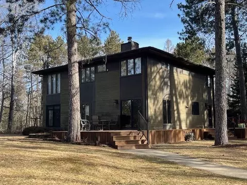 6882 Wild Rose Trl, Virginia, MN 55792