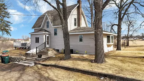 512 Franklin St W, Burtrum, MN 56318