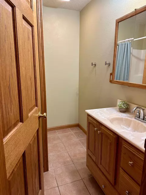 Bath - 11585 Whitetail Ridge Rd, Brainerd, MN 56401 photo 1 of 2