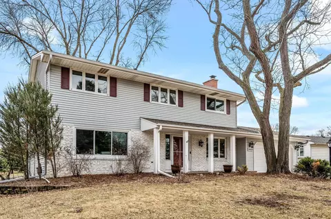3405 Selkirk Dr, Burnsville, MN 55337