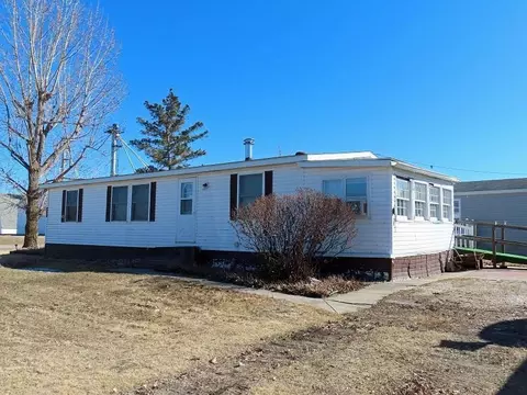 101 Brooks Ave S #42, Thief River Falls, MN 56701