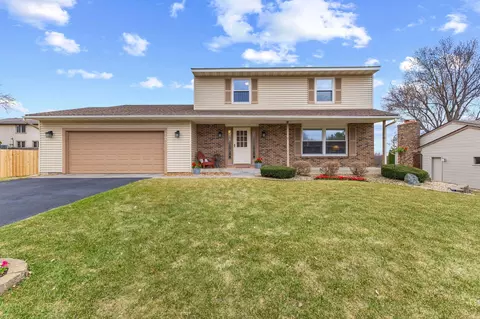 7053 Sherwood Rd, Woodbury, MN 55125