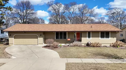 1214 11th Ave N, Saint Cloud, MN 56303