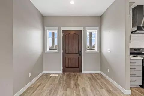 Entry Way - 611 Garden St, Springfield, MN 56087 photo 1 of 3