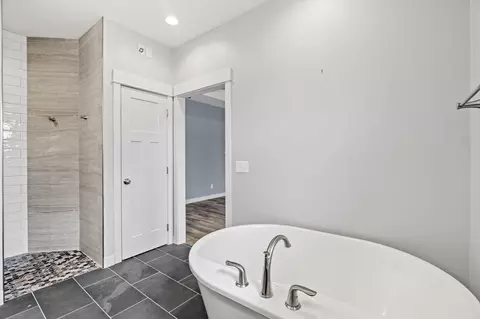 Bath - 611 Garden St, Springfield, MN 56087 photo 5 of 6