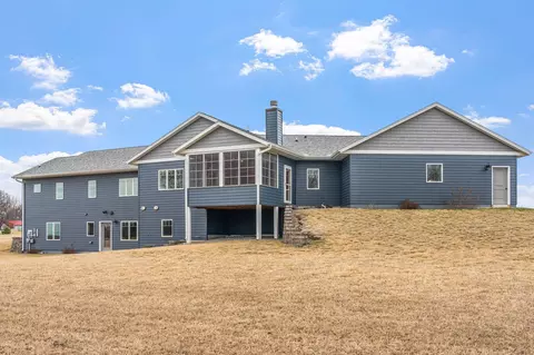 Exterior - 611 Garden St, Springfield, MN 56087 photo 6 of 6