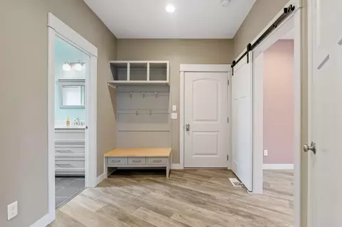 Entry Way - 611 Garden St, Springfield, MN 56087 photo 3 of 3