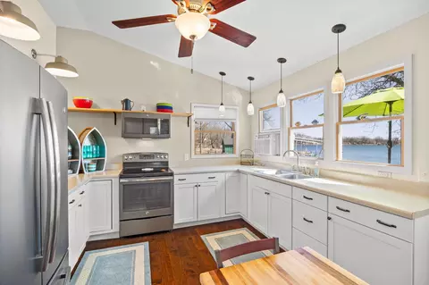 Kitchen - 21370 654th Ave, Darwin, MN 55324 photo 2 of 4