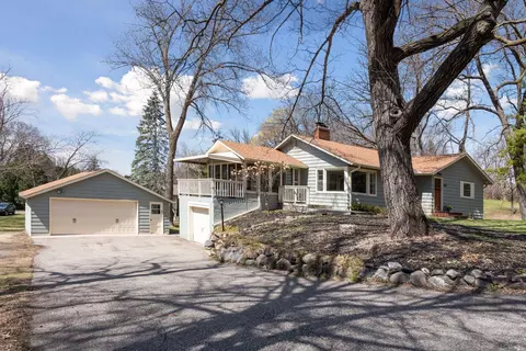 6010 Apple Rd, Shorewood, MN 55331
