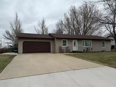 2157 Eleanor St, Worthington, MN 56187