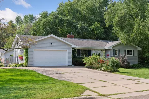 3385 Scott Ave N, Golden Valley, MN 55422