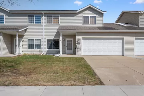 5121 Weatherstone Dr NW, Rochester, MN 55901
