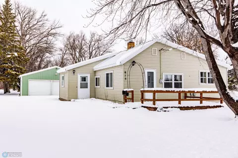 Exterior - 615 E Adams Ave, Mahnomen, MN 56557 photo 1 of 13