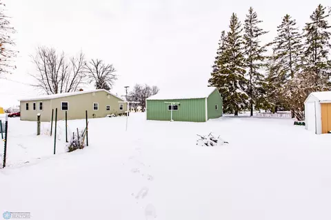Exterior - 615 E Adams Ave, Mahnomen, MN 56557 photo 10 of 13