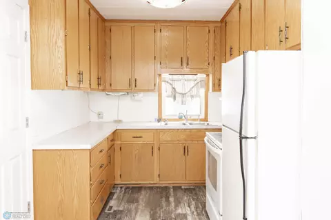 Kitchen - 615 E Adams Ave, Mahnomen, MN 56557 photo 4 of 4