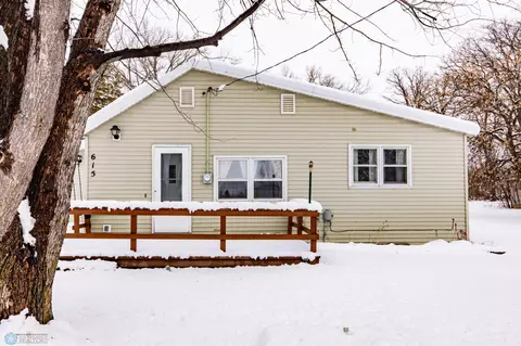 Exterior - 615 E Adams Ave, Mahnomen, MN 56557 photo 2 of 13