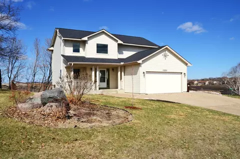1221 Cherrywood Dr NE, New Prague, MN 56071
