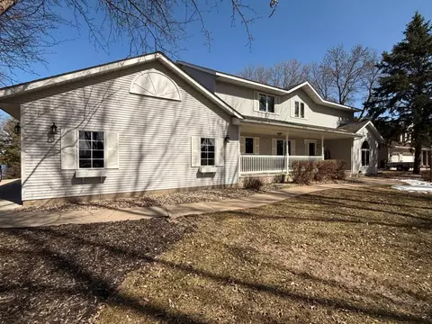 3153 8th St NE, Willmar, MN 56201