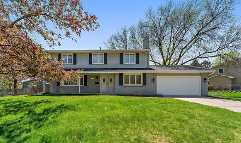 5509 Hillside Ct, Edina, MN 55439