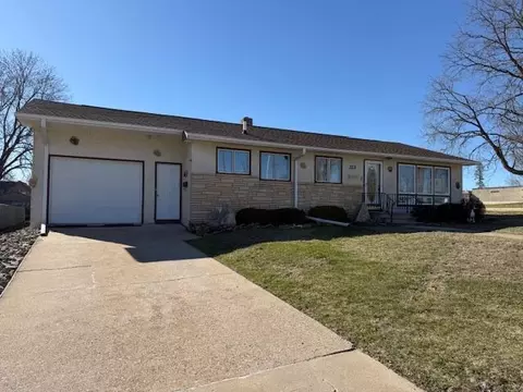 323 Badger St N, Caledonia, MN 55921