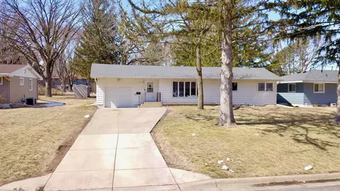 107 9th Ave S, Sauk Rapids, MN 56379