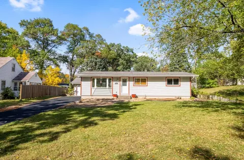 6074 45th St N, Oakdale, MN 55128