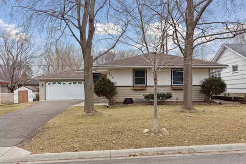 626 Park Valley Dr E, Hopkins, MN 55343