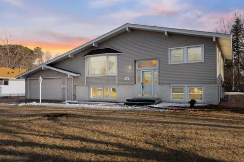 325 10th Ave SW, Cambridge, MN 55008