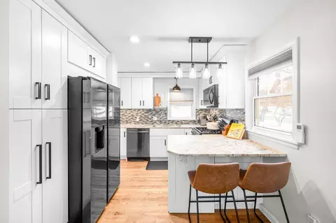 10200 Belmont Rd, Minnetonka, MN 55305
