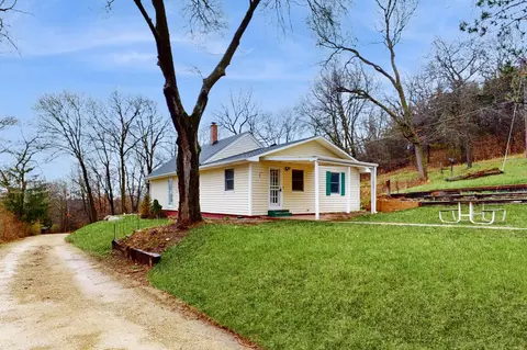 30256 Oak Ln, Cannon Falls, MN 55009