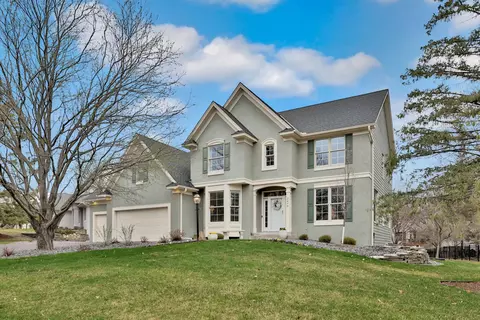 2479 Hidden Lake Dr, Woodbury, MN 55125