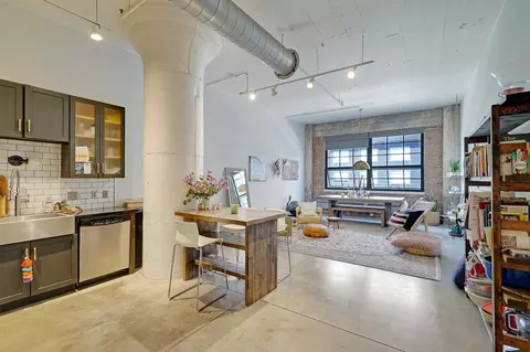 250 Park Ave #305, Minneapolis, MN 55415