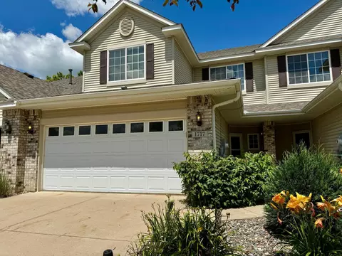 1717 Sunset Dr, Northfield, MN 55057
